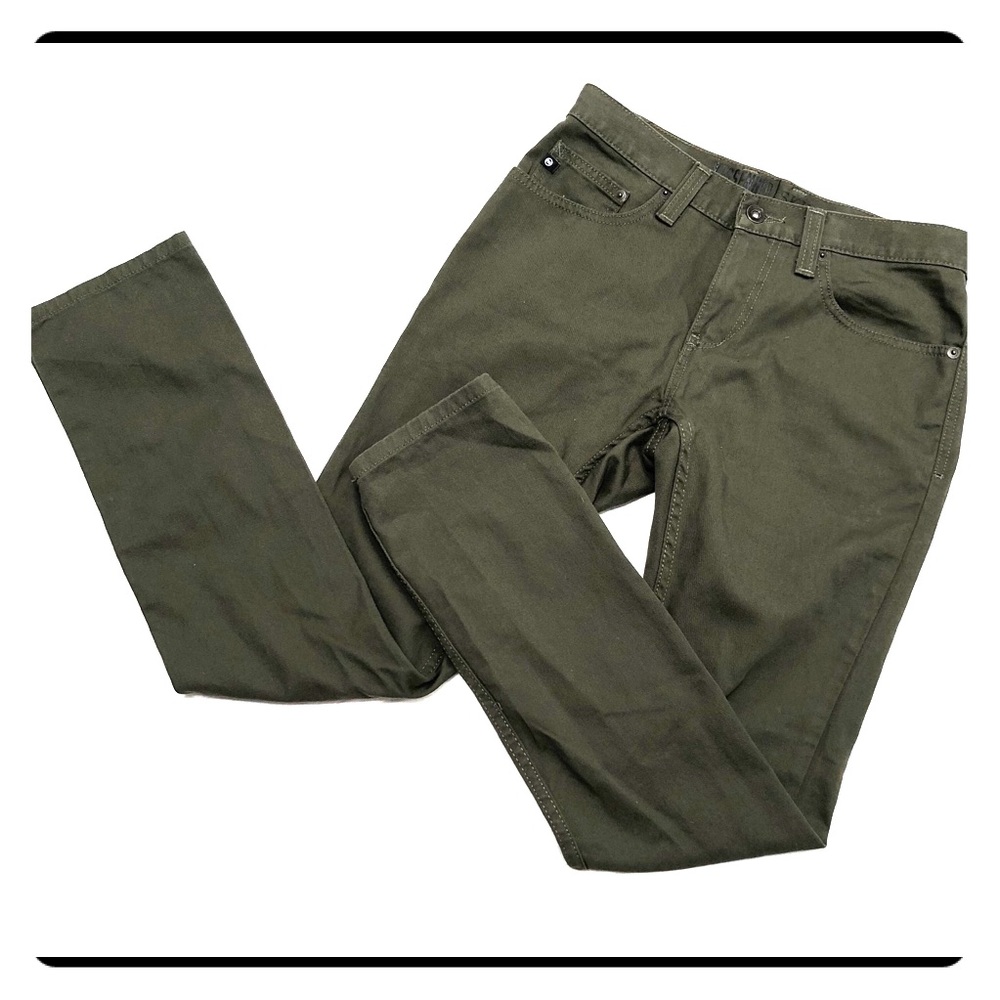 ✨Free World messenger men’s skinny jeans✨